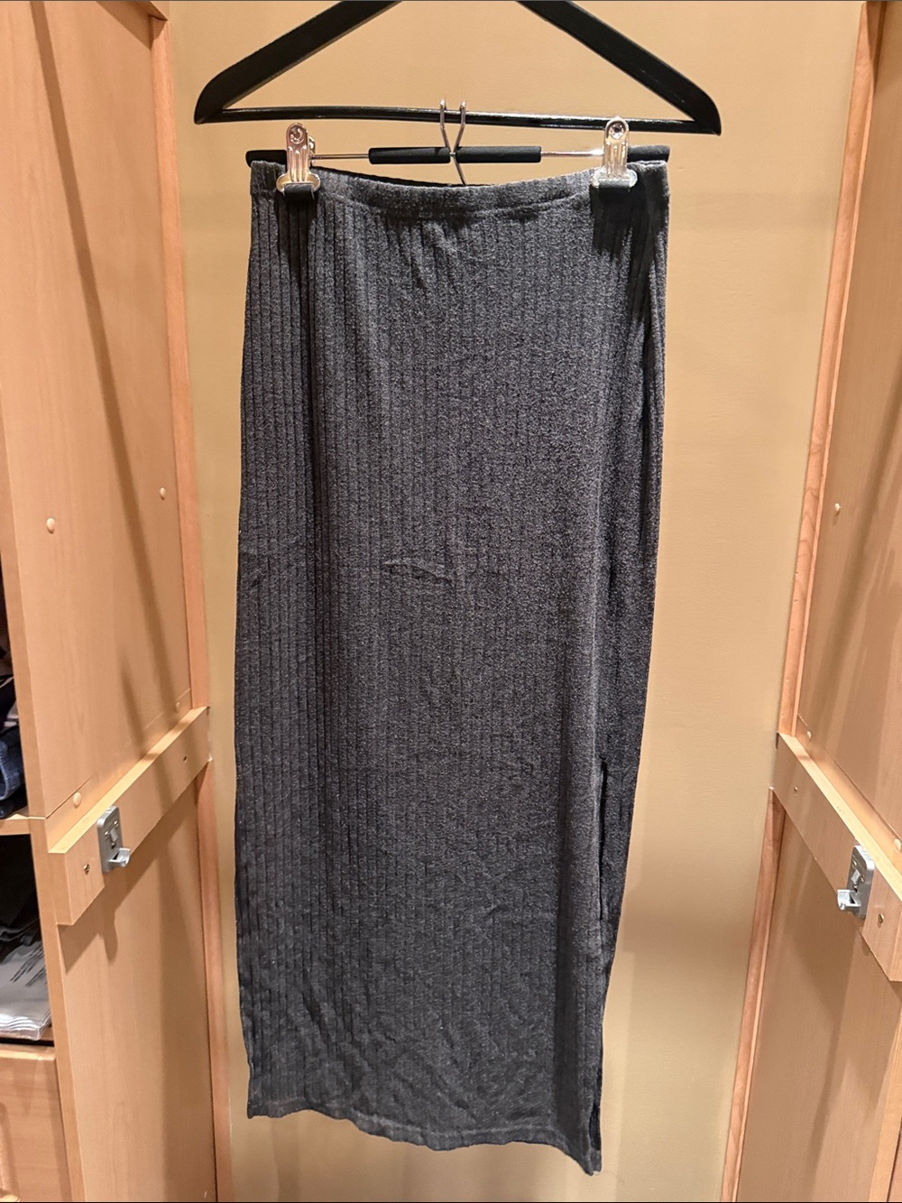 Amisu Charcoal Ribbed Maxi Skirt